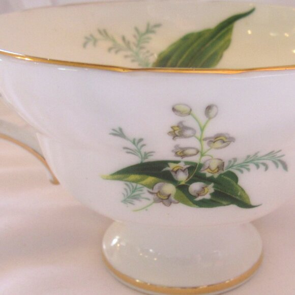 Hammersley Lily of the Valley Tea Cup and Saucer, Signed E. Tipping, Gilt I251 - Picture 6 of 9